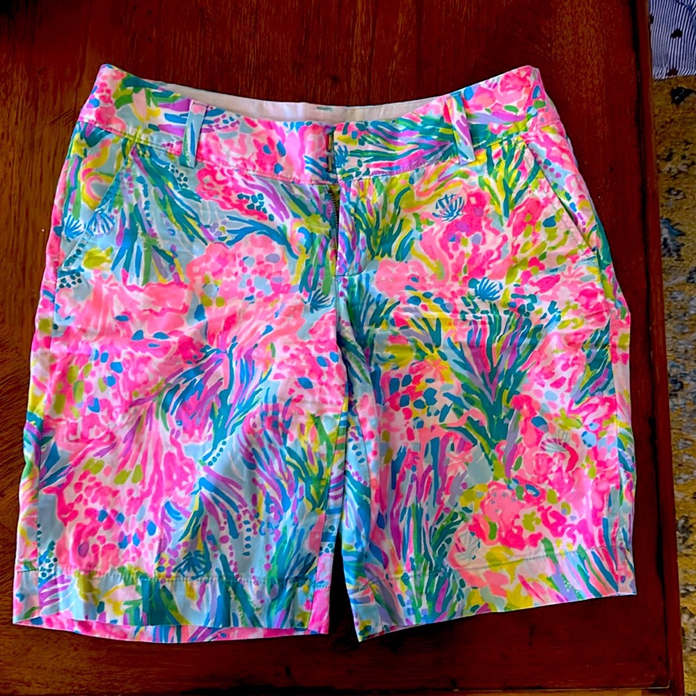 Lily Pulitzer 9 inch Chipper Short Size 4